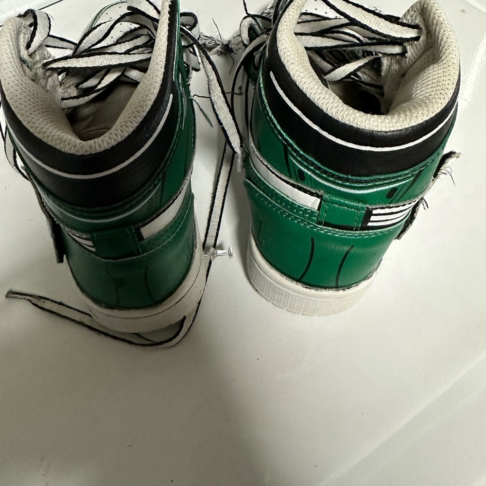 Jordan 1s - Picture 3 of 7